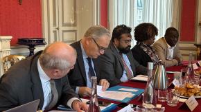Que s'est-il dit lors de la réunion entre les maires de Guyane et le ministre des outremers ?