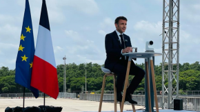 Routes, orpaillage, spatial, autonomie et immigration : les annonces d’Emmanuel Macron pour la Guyane